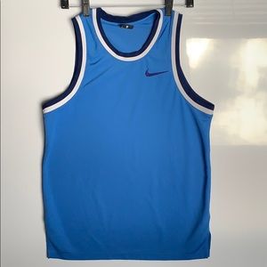 LIGHTLY USED Men’s Nike Retro Jersey